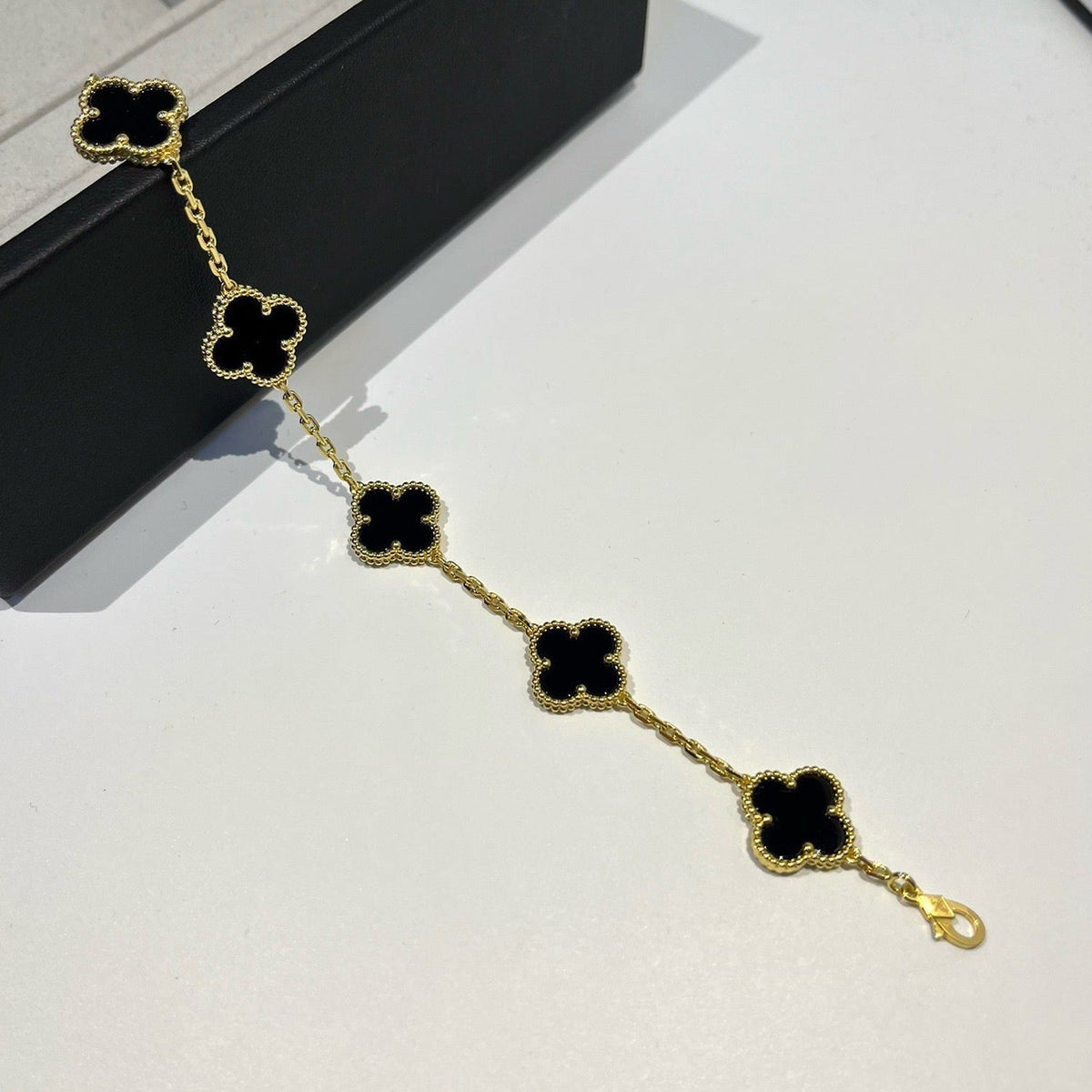 [⭐Haelin Jewelry] CLOVER 5 MOTIF ONYXS BRACELET COLLECTION