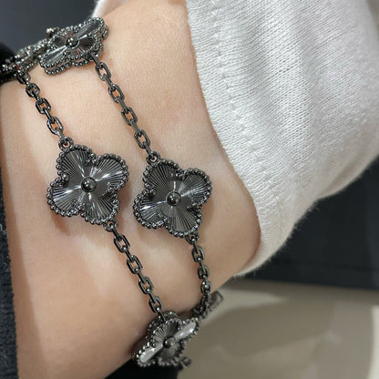 [⭐Haelin Jewelry]CLOVER 5 MOTIF BLACK BRACELET