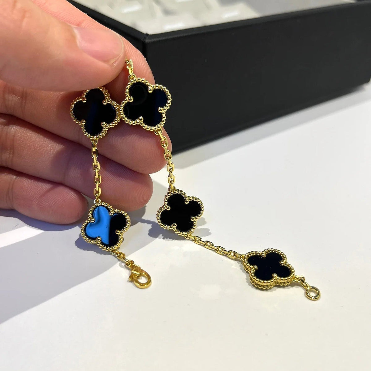 [⭐Haelin Jewelry] CLOVER 5 MOTIF ONYXS BRACELET COLLECTION