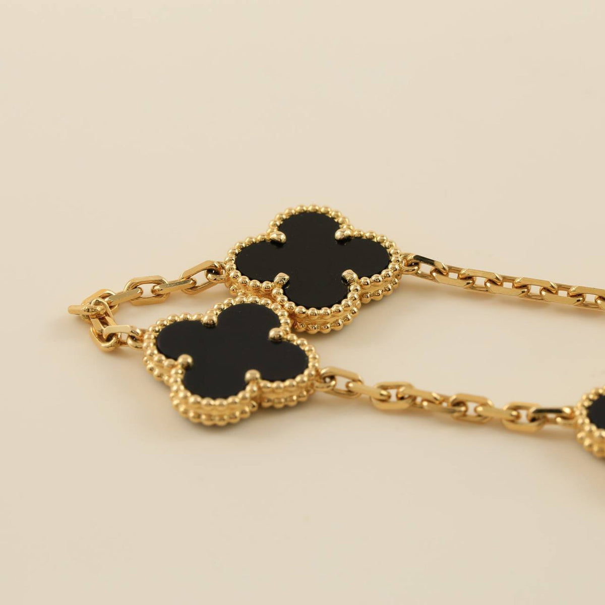 [⭐Haelin Jewelry] CLOVER 5 MOTIF ONYXS BRACELET COLLECTION