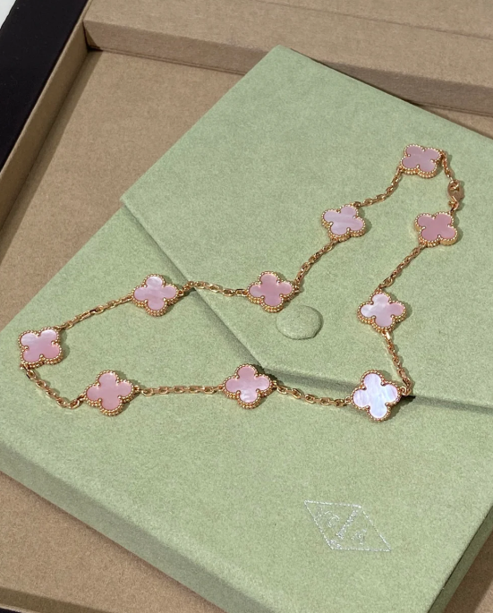 [⭐Haelin Jewelry Jewellery] Pink Necklace with Ten Clover Designs