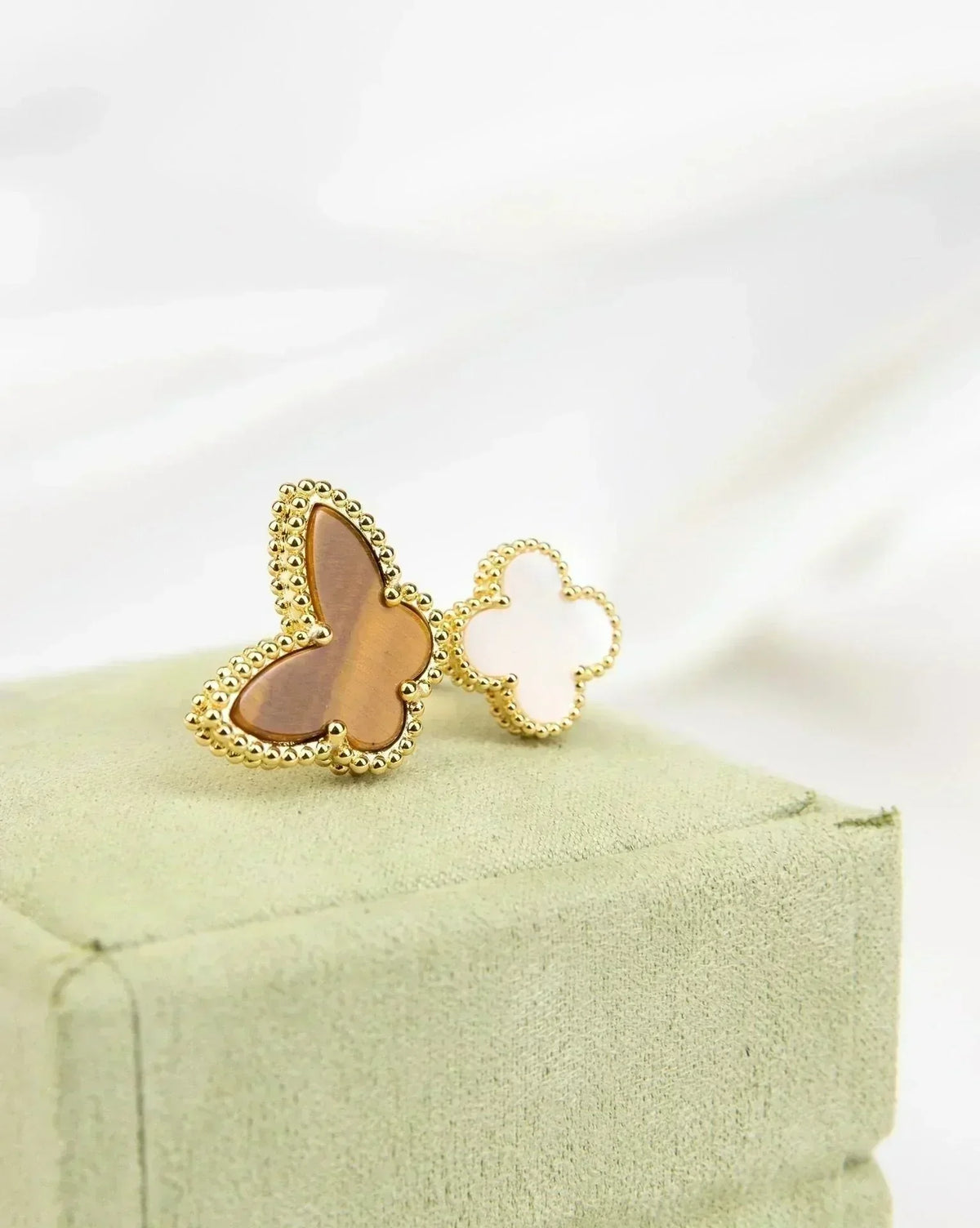 [⭐Haelin Jewelry]LUCKY BETWEEN THE FINGER RING