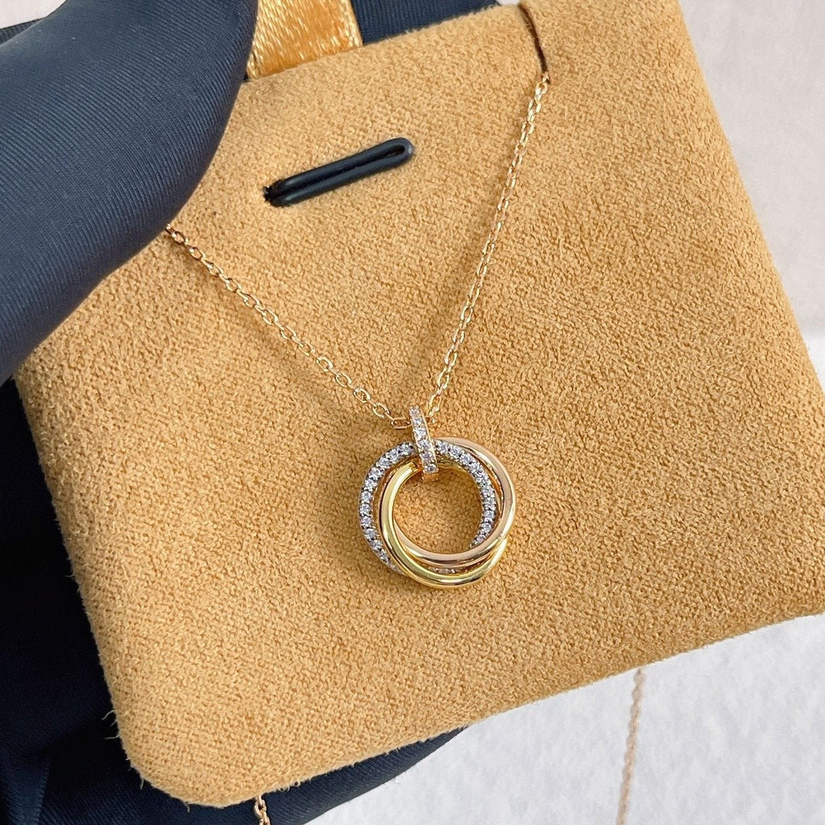 [⭐Haelin Jewelry]TRINITY NECKLACE SILVER GOLD PINK GOLD DIAMONDS