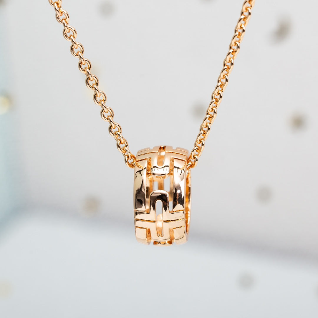 [⭐Haelin Jewelry]PARENTESI NECKLACE PINK GOLD