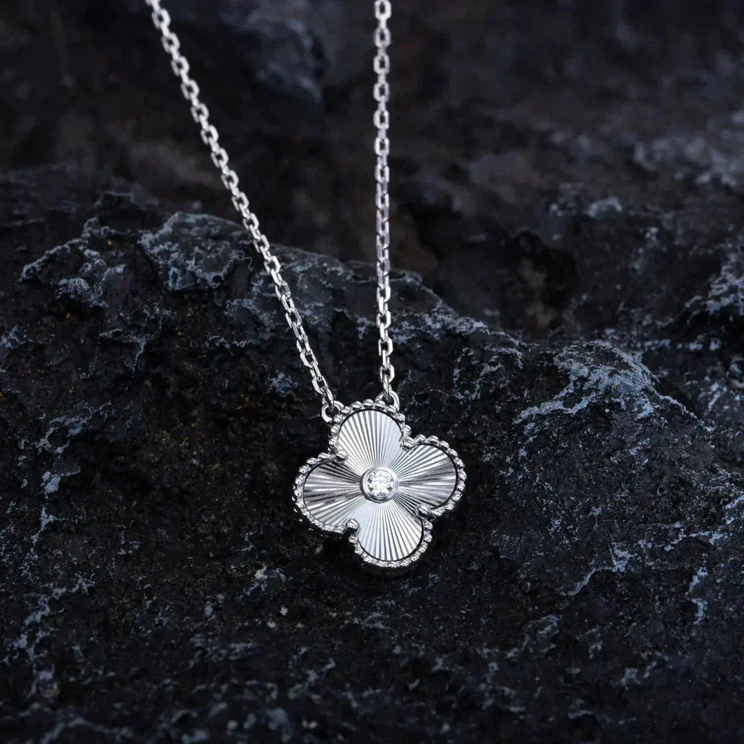 [⭐Haelin Jewelry]CLOVER  15MM DIAMOND LASER NECKLACE SILVER