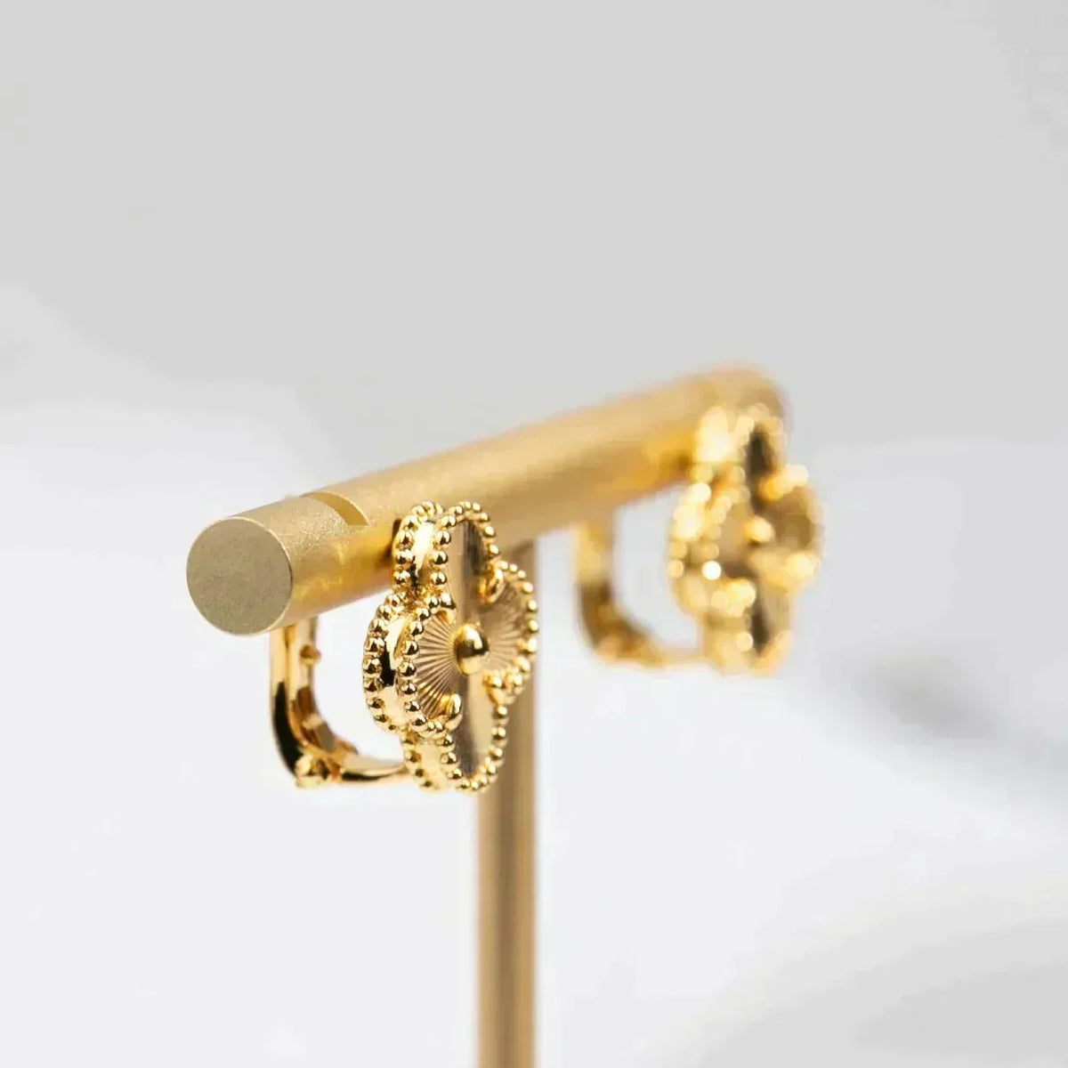 [⭐Haelin Jewelry]CLOVER MEDIUM 1 MOTIFS LASER EARRINGS