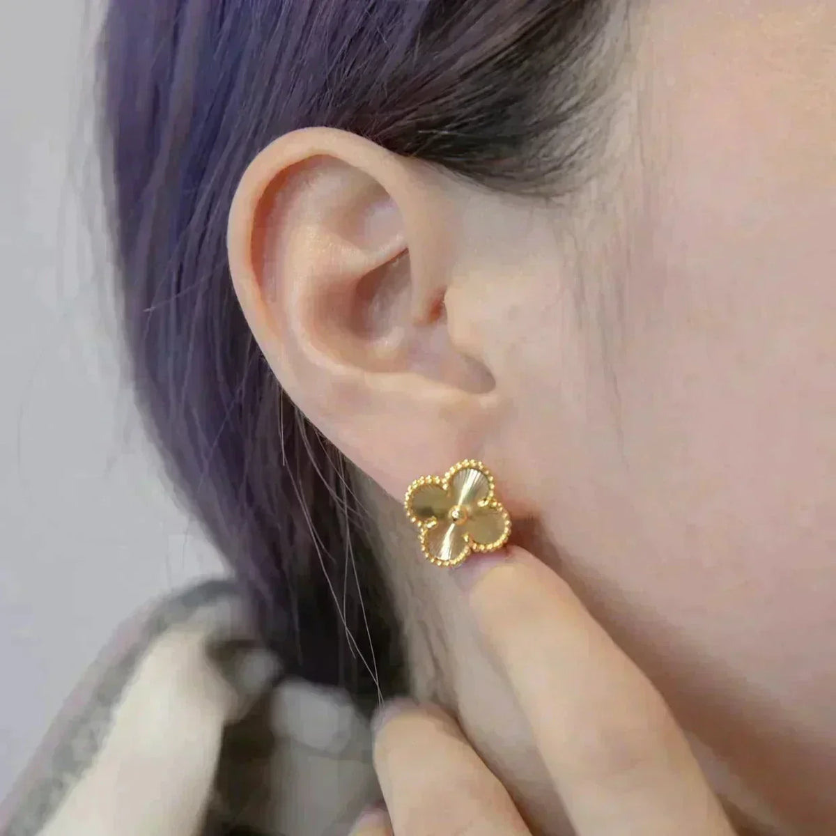 [⭐Haelin Jewelry]CLOVER MEDIUM 1 MOTIFS LASER EARRINGS