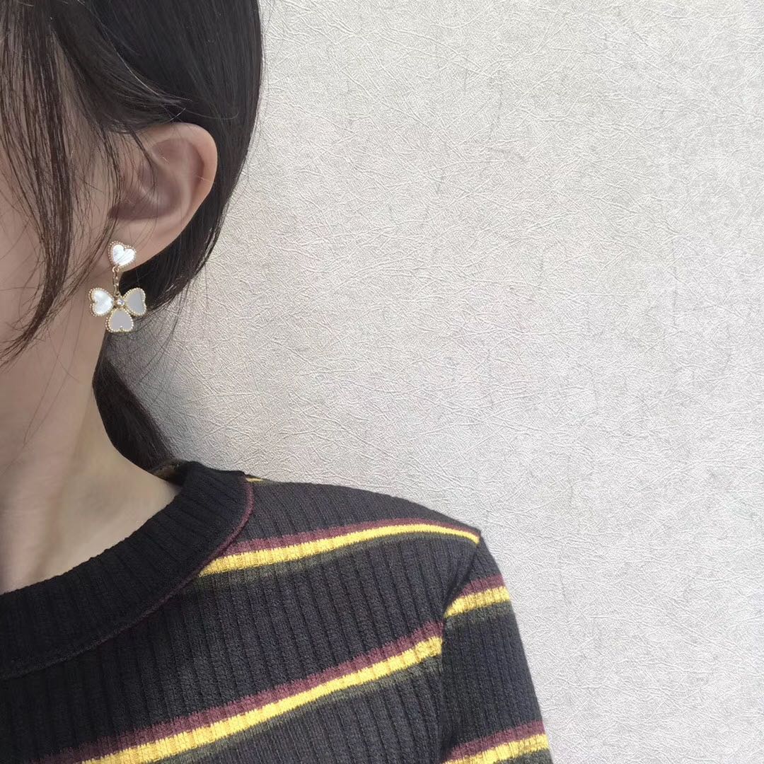 [⭐Haelin Jewelry]CLOVER SWEET WHITE MOP EARRINGS