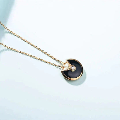 [⭐Haelin Jewelry]AMULETTE GOLD CARNELIAN ONYX NECKLACE