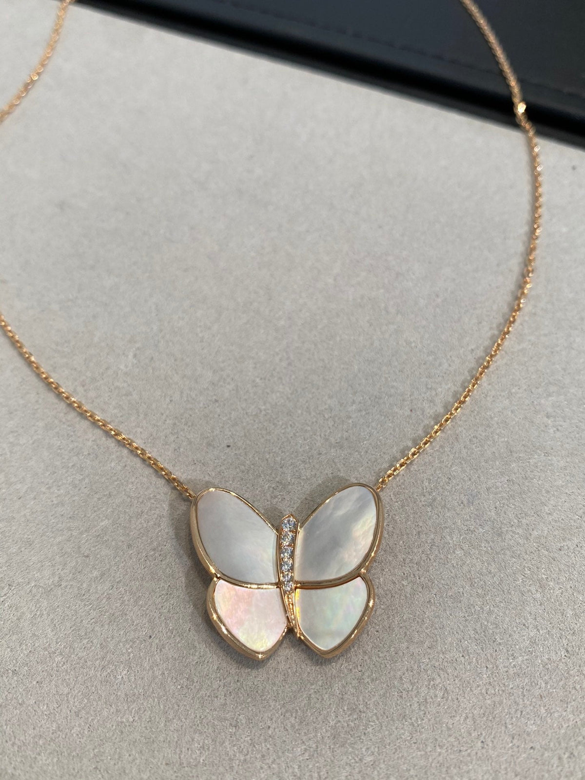[⭐Haelin Jewelry]BUTTERFLY GOLD MOP DIAMOND NECKLACE