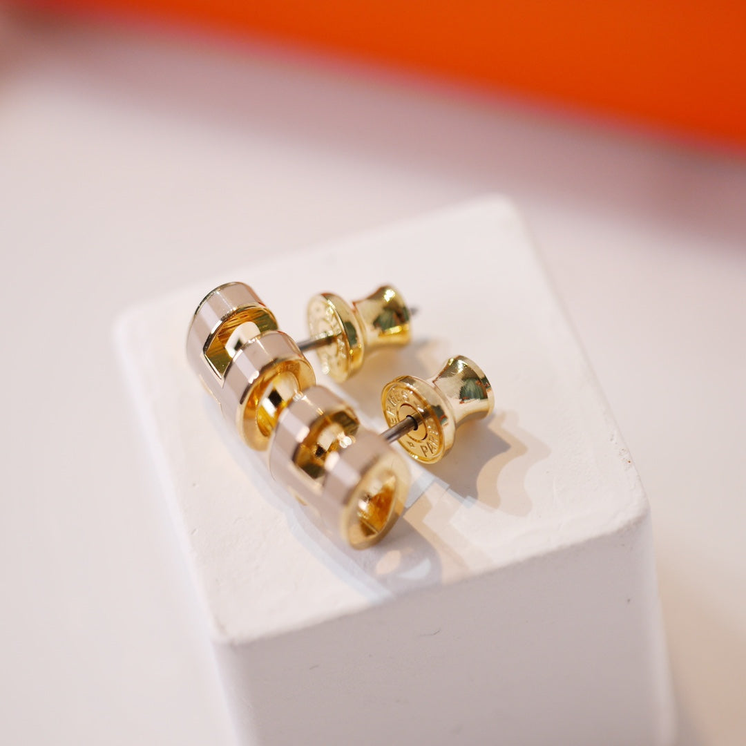 [⭐Haelin Jewelry]MINI POP H GOLD EARRINGS GREY