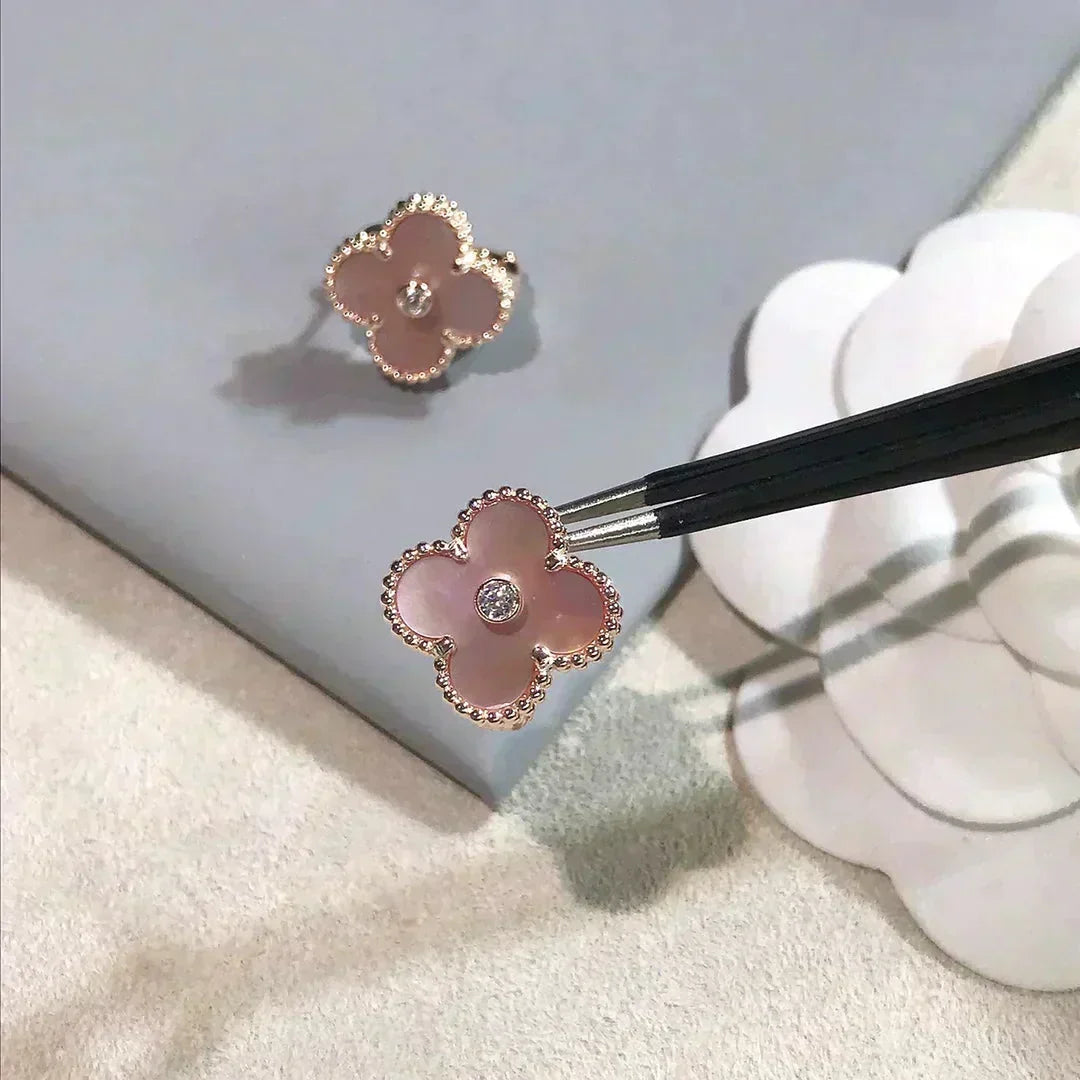 [⭐Haelin Jewelry]CLOVER MEDIUM 1 MOTIFS  PINK MOP DIAMOND EARRINGS
