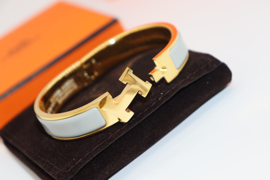 [⭐Haelin Jewelry]H LIGHT BLUE BRACELET