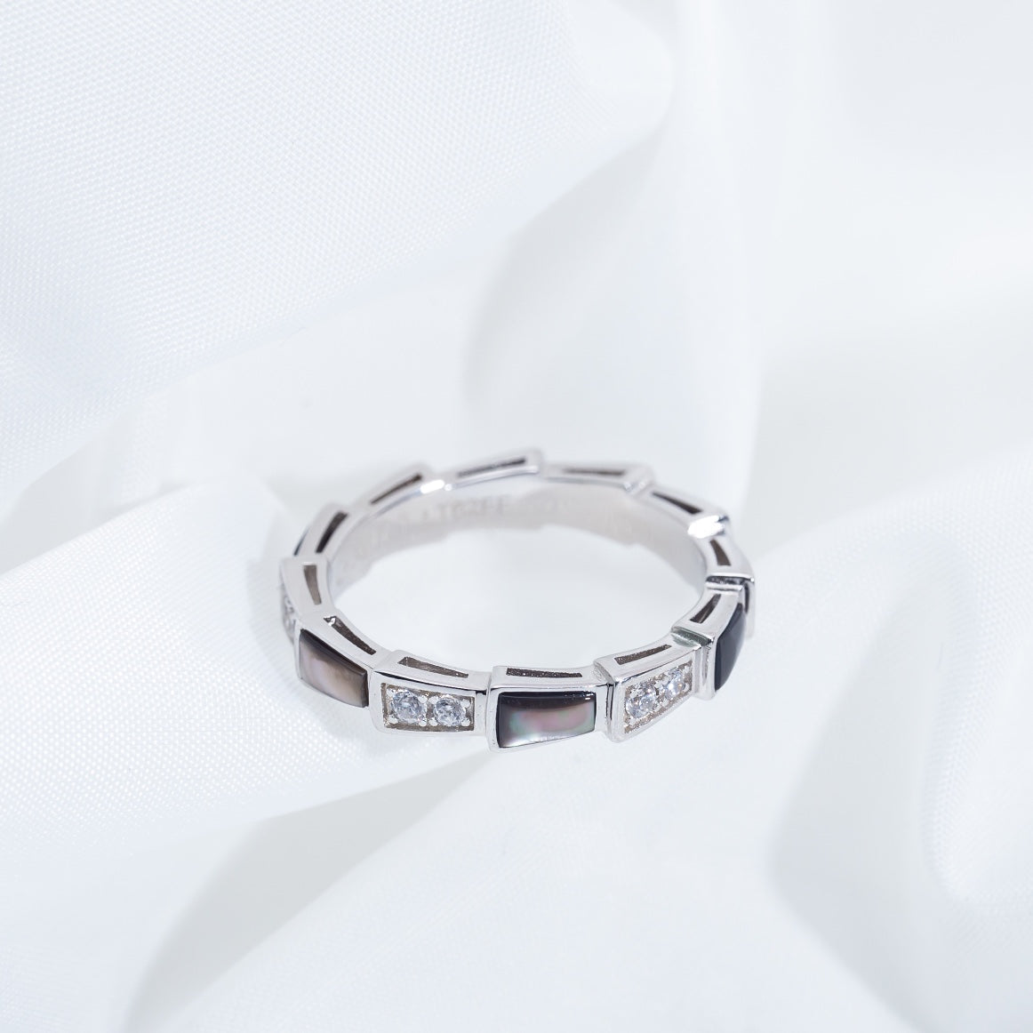 [⭐Haelin Jewelry]SERPENTI RING SILVER  DIAMOND BLACK MOP 3MM