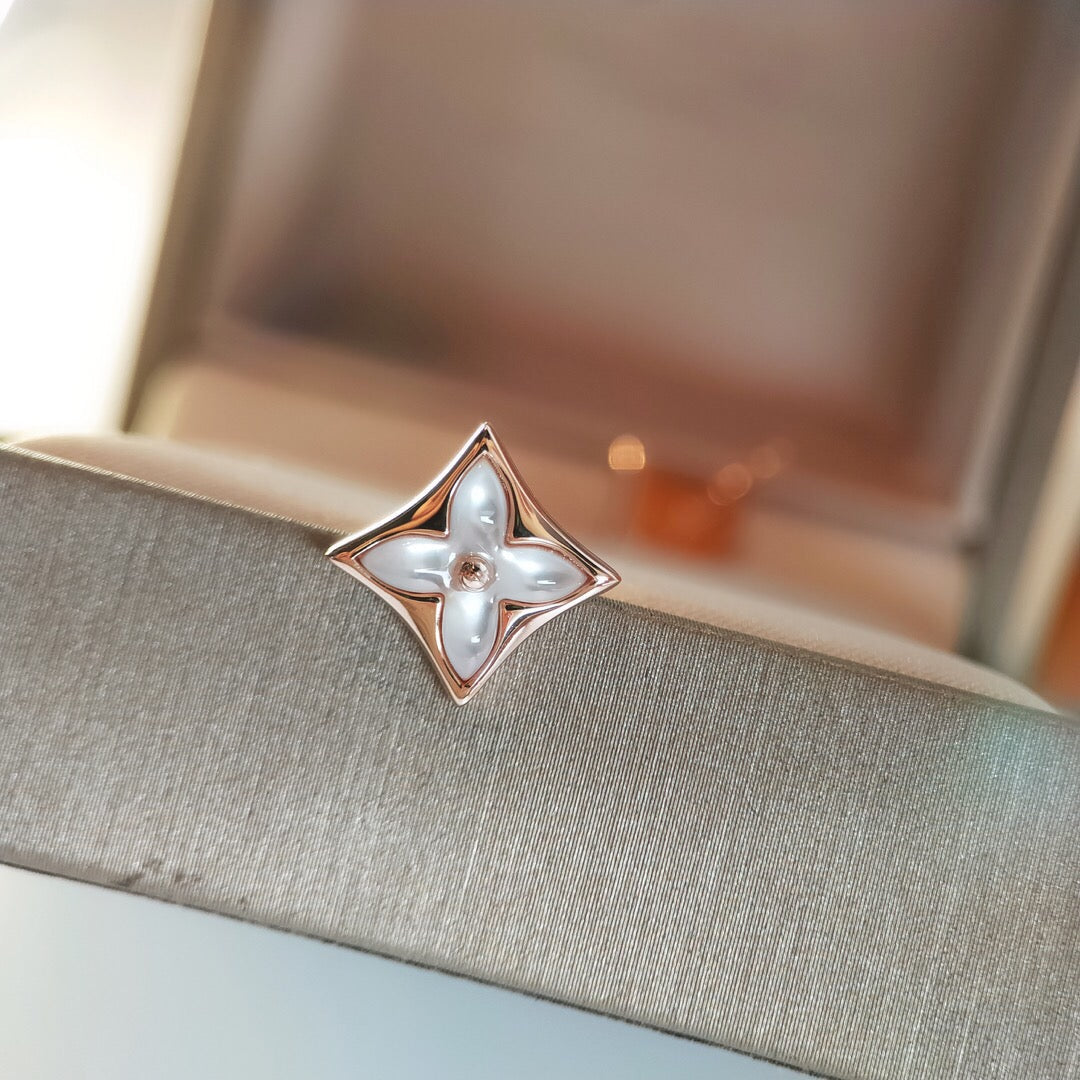 [⭐Haelin Jewelry]STAR MOP PINK GOLD EARRINGS