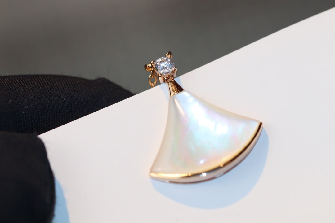 [⭐Haelin Jewelry]DREAM NECKLACE WHITE MOP PINK GOLD 1 DIAMOND