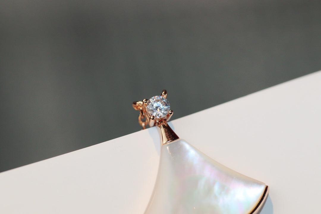 [⭐Haelin Jewelry]DREAM NECKLACE WHITE MOP PINK GOLD 1 DIAMOND