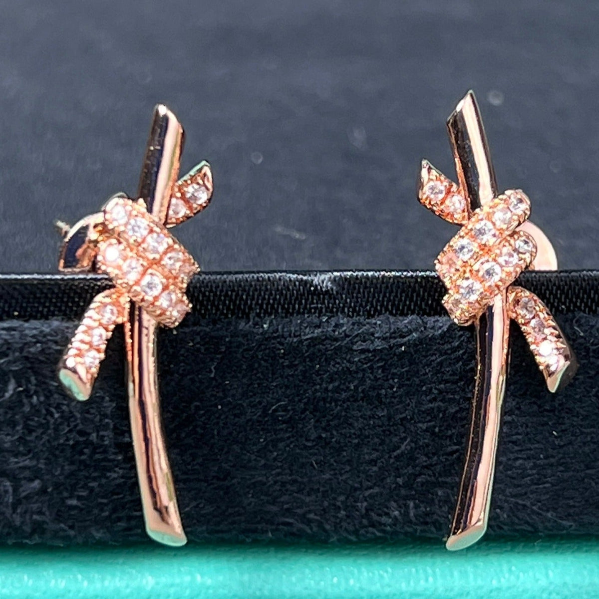 [Haelin Jewelry]KNOT EARRINGS PINK GOLD DIAMOND