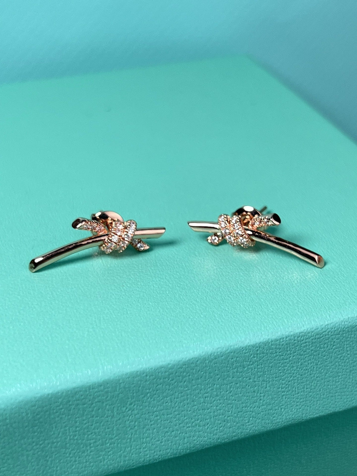 [Haelin Jewelry]KNOT EARRINGS PINK GOLD DIAMOND