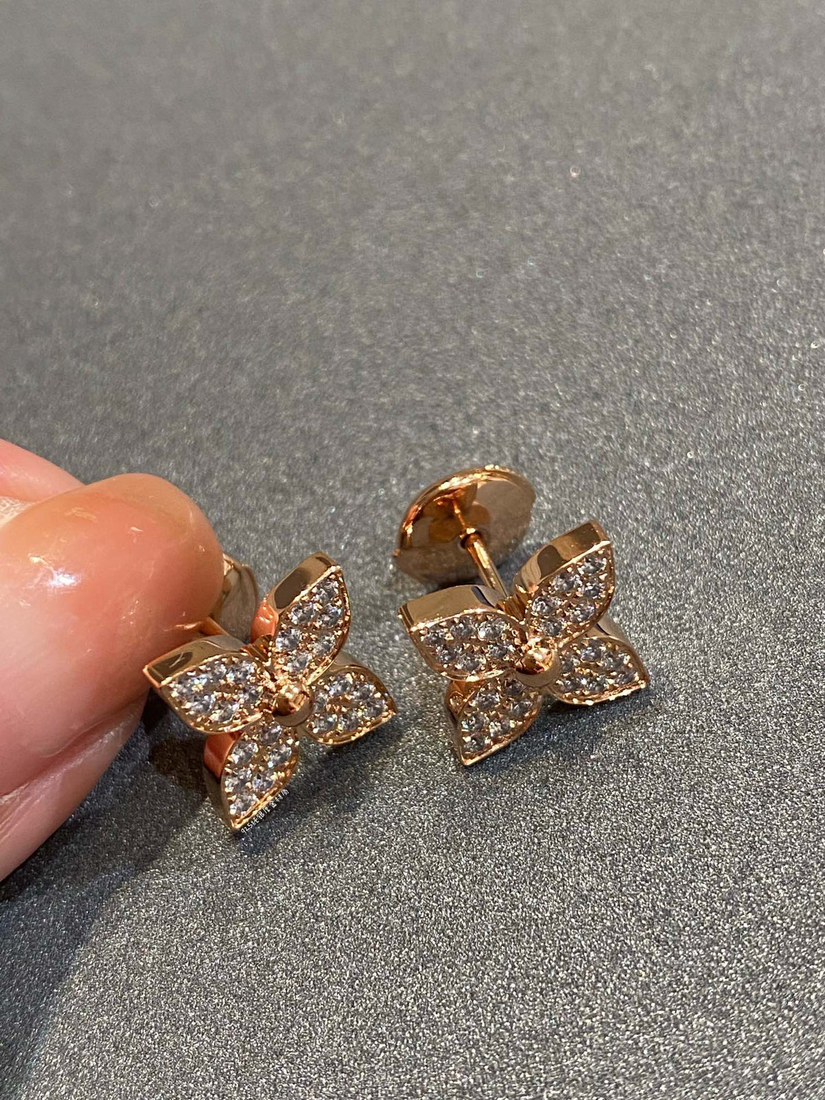 [⭐Haelin Jewelry]STAR DIAMOND EARRINGS