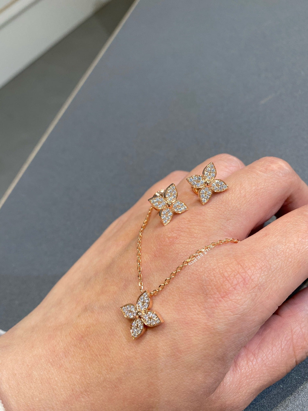 [⭐Haelin Jewelry]STAR DIAMOND NECKALCE