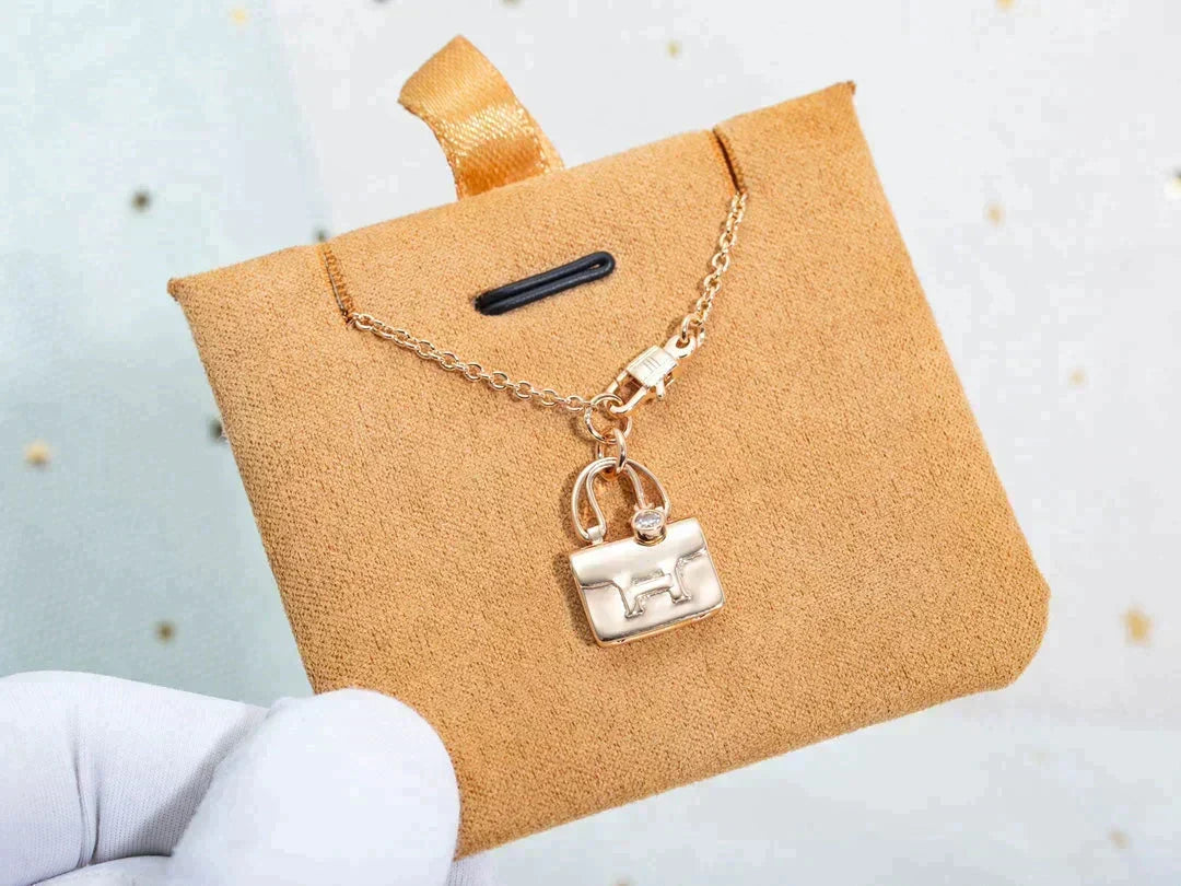[⭐Haelin Jewelry]AMULETTE PEDANT ROSE GOLD NECKLACE