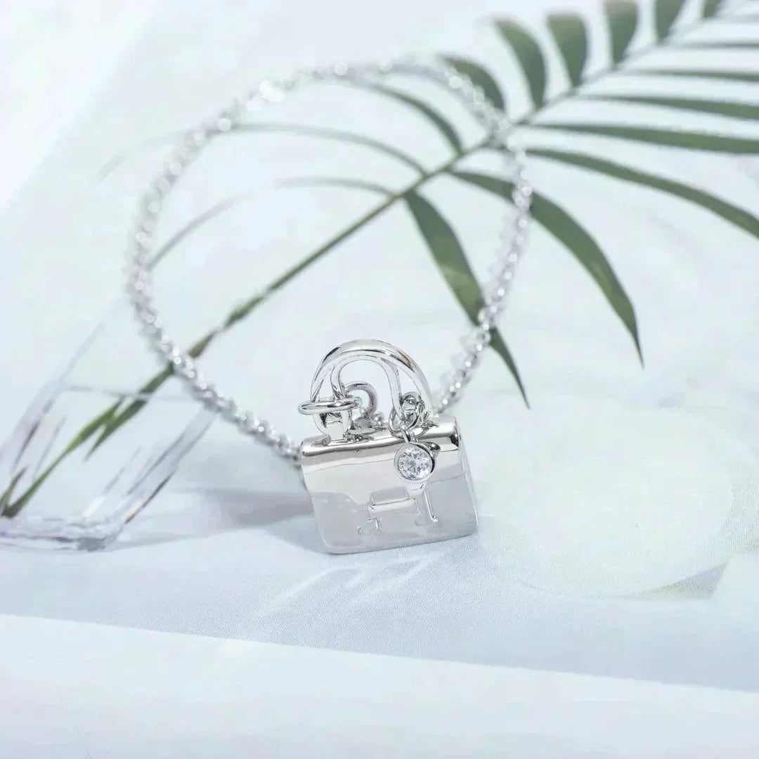 [⭐Haelin Jewelry]AMULETTE PEDANT SILVER NECKLACE