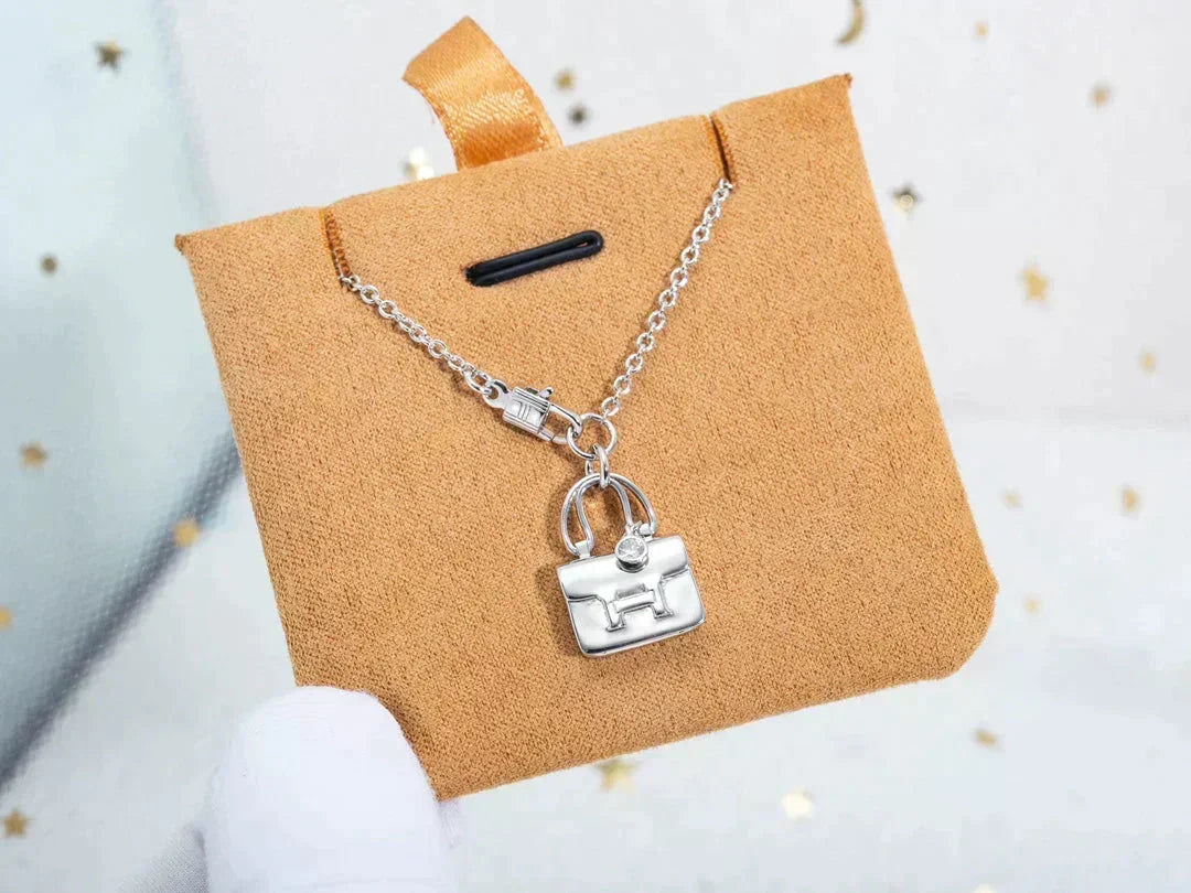 [⭐Haelin Jewelry]AMULETTE PEDANT SILVER NECKLACE