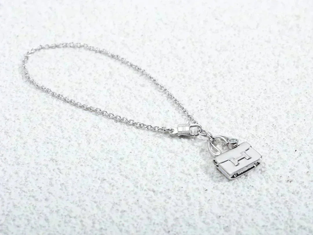 [⭐Haelin Jewelry]AMULETTE PEDANT SILVER NECKLACE