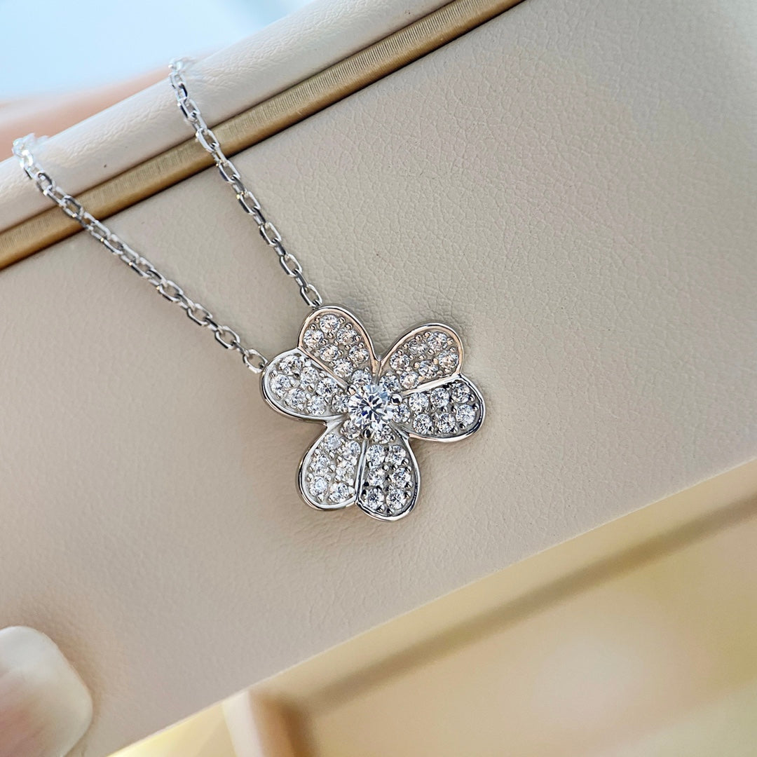 [⭐Haelin Jewelry]CLOVER DIAMOND NECKLACE SILVER