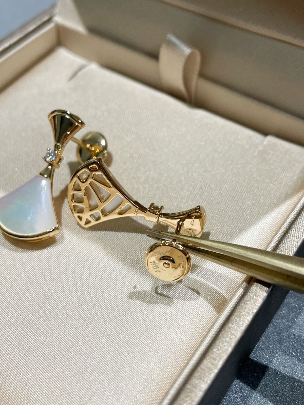 [⭐Haelin Jewelry]DREAM MOP 1 DIAMOND EARRINGS
