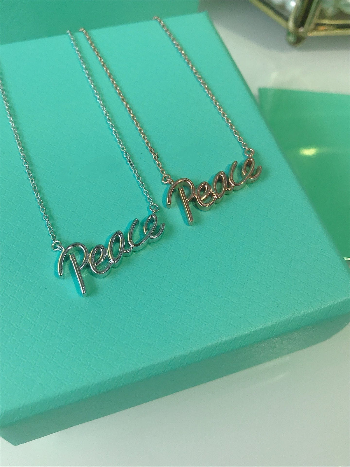 [Haelin Jewelry]PEACE TEXT PEDANT NECKLACE