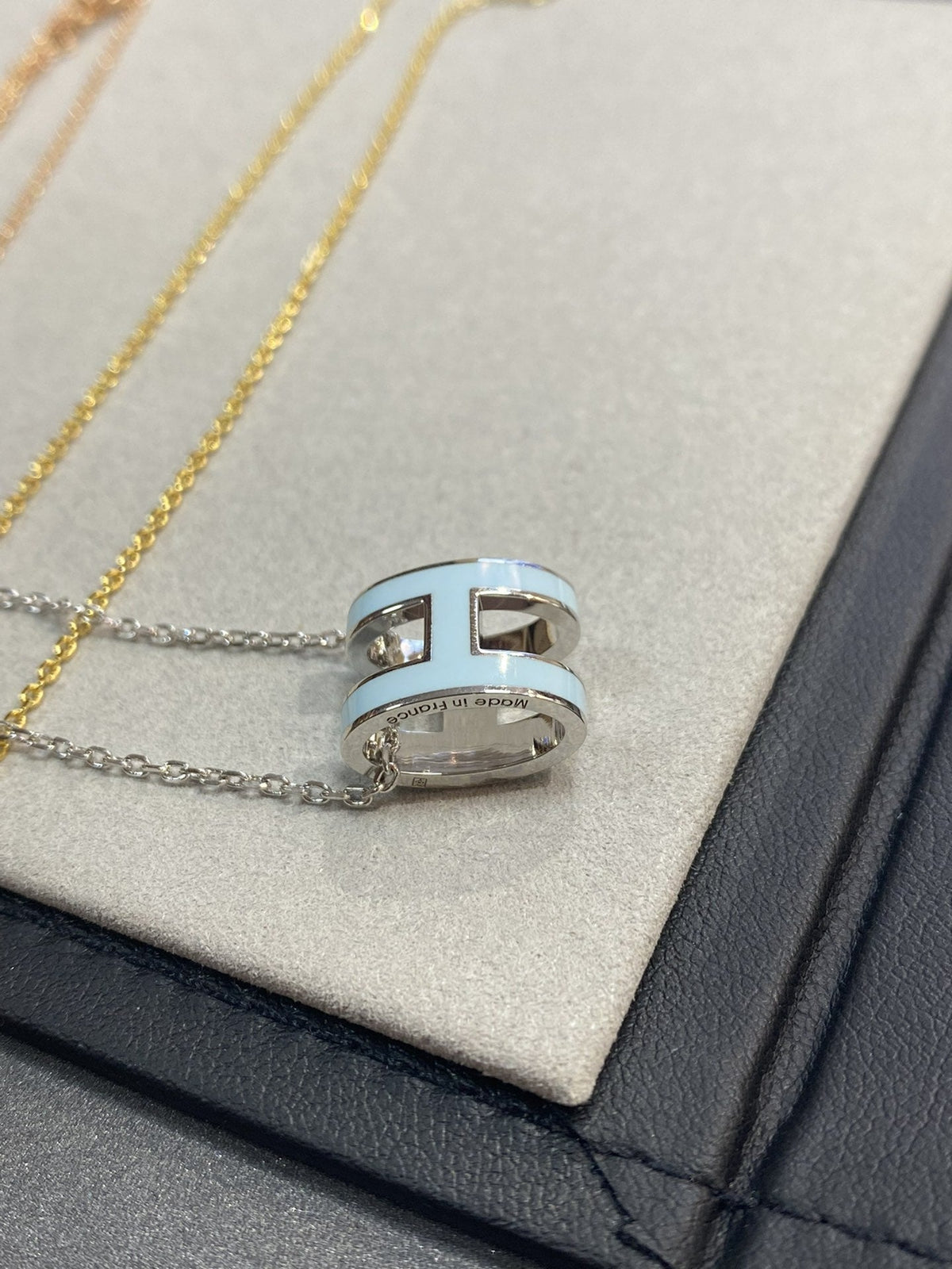 [⭐Haelin Jewelry]POP H LIGHT BLUE NECKLACE