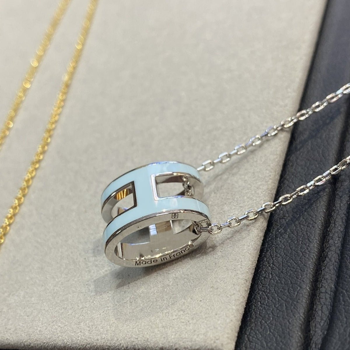 [⭐Haelin Jewelry]POP H LIGHT BLUE NECKLACE