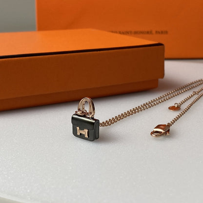 [⭐Haelin Jewelry]CONSTANCE BLACK PEDANT PINK GOLD NECKLACE