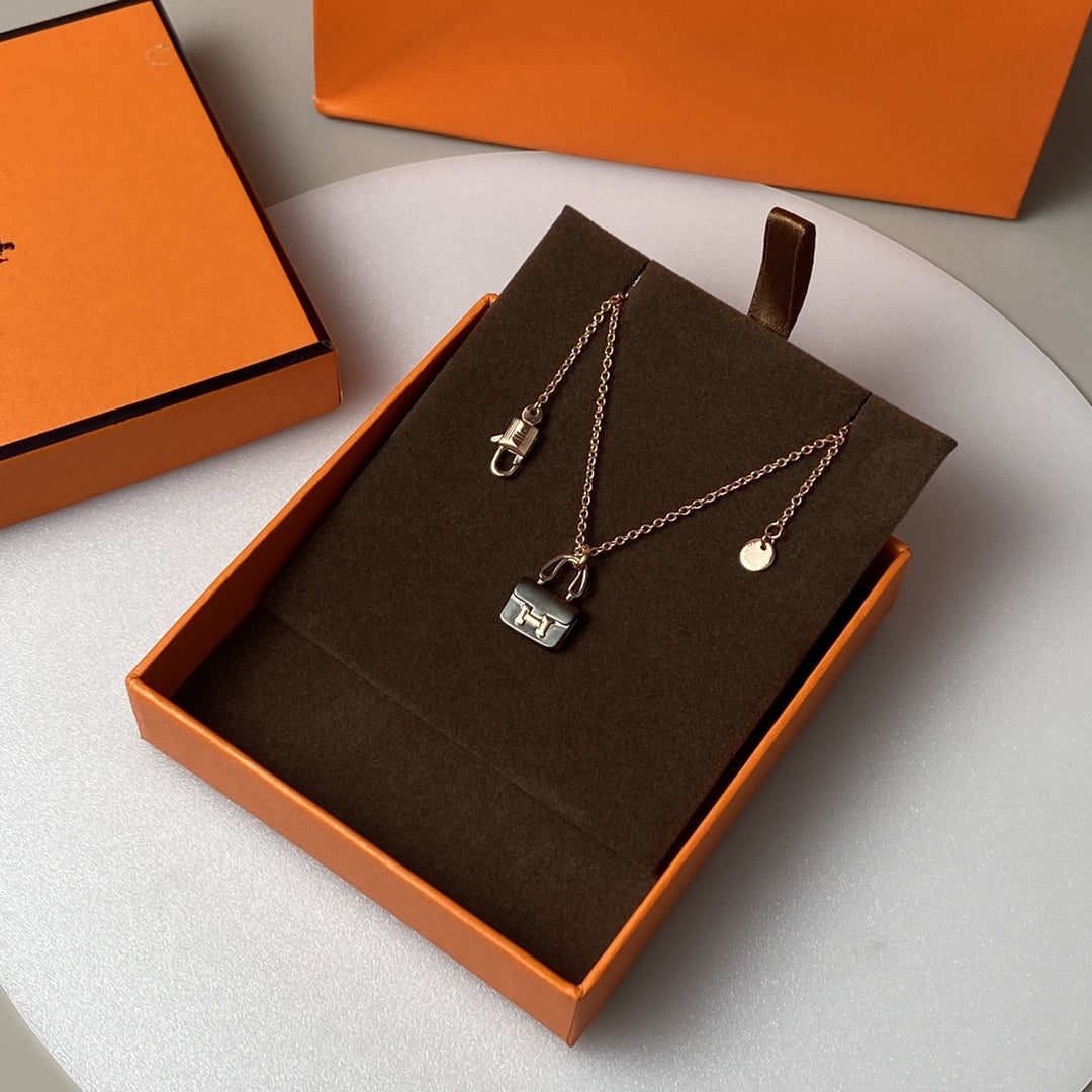 [⭐Haelin Jewelry]CONSTANCE BLACK PEDANT PINK GOLD NECKLACE