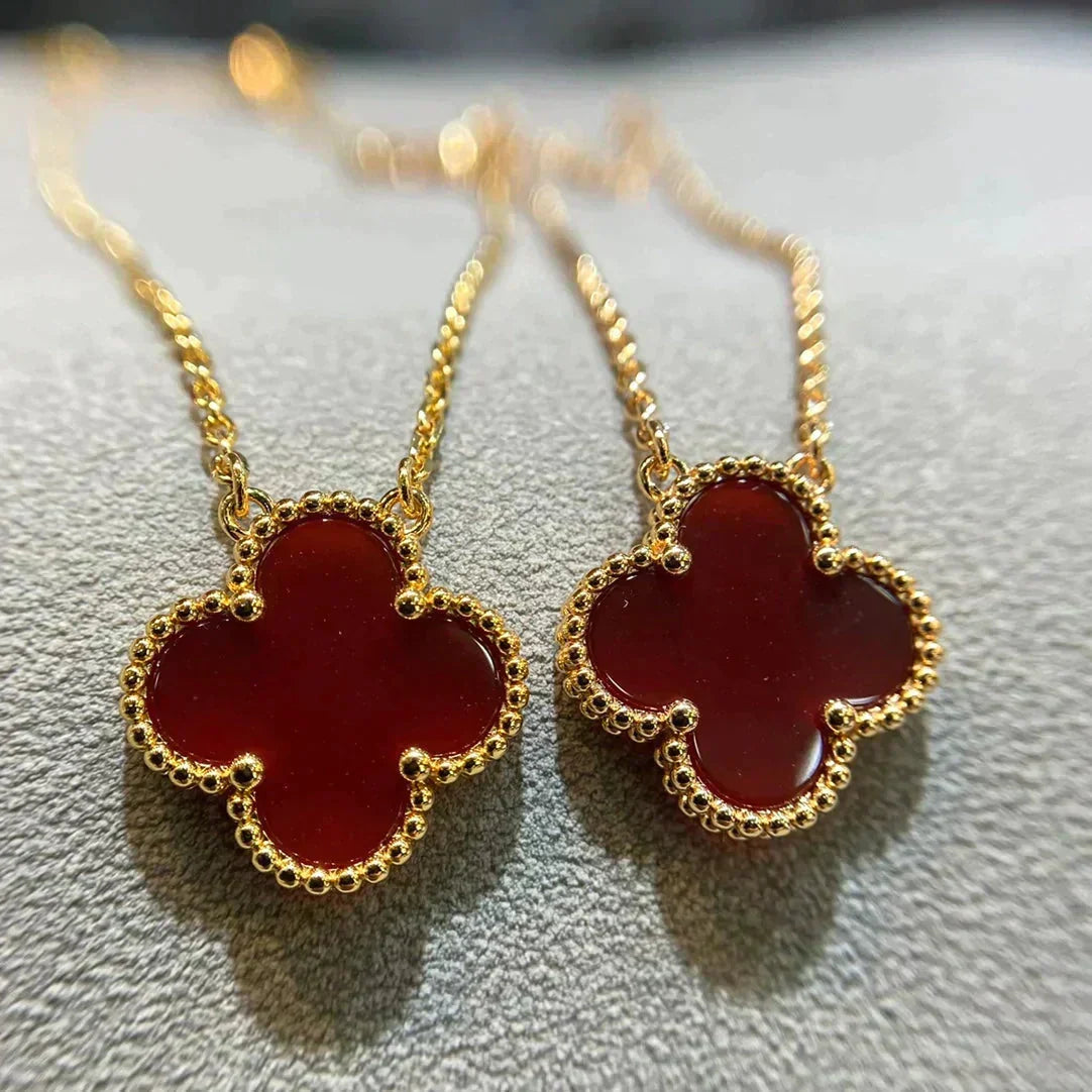 [⭐Haelin Jewelry]CLOVER 15MM CARNELIAN SINGLE FLOWER NECKLACE