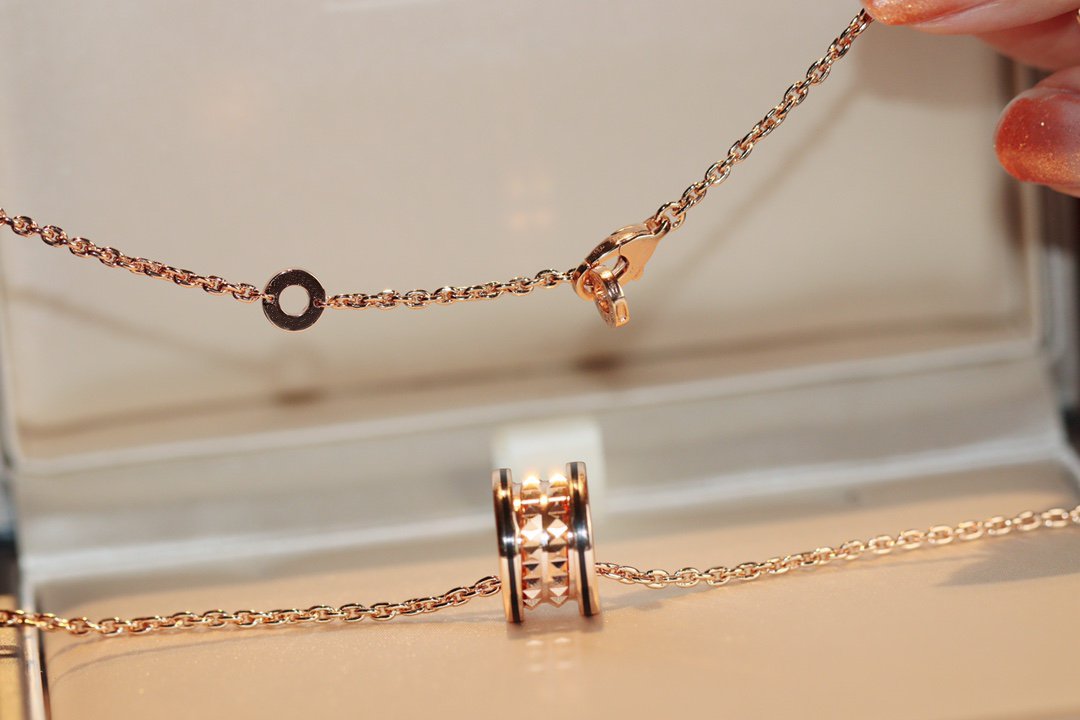 [⭐Haelin Jewelry]ZERO 1 ROCK PEDANT PINK GOLD BLACK NECKLACE