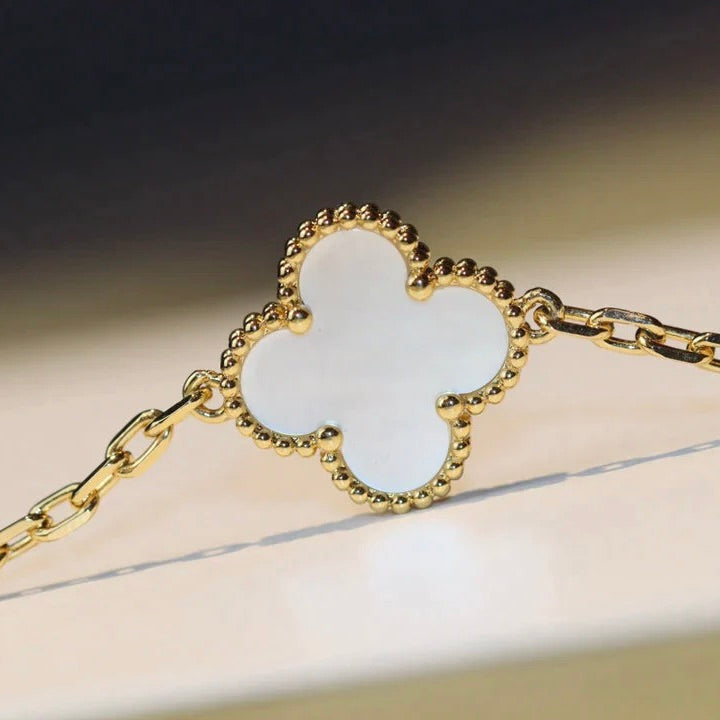 [⭐Haelin Jewelry]CLOVER 20 MOTIFS WHITE MOP NECKLACE