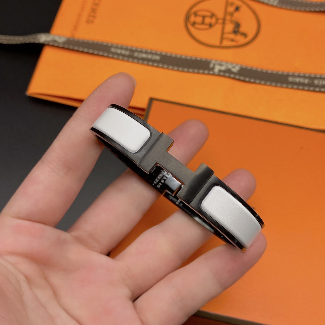 [⭐Haelin Jewelry]H BRACELET 12MM BLACK WHITE CERAMIC