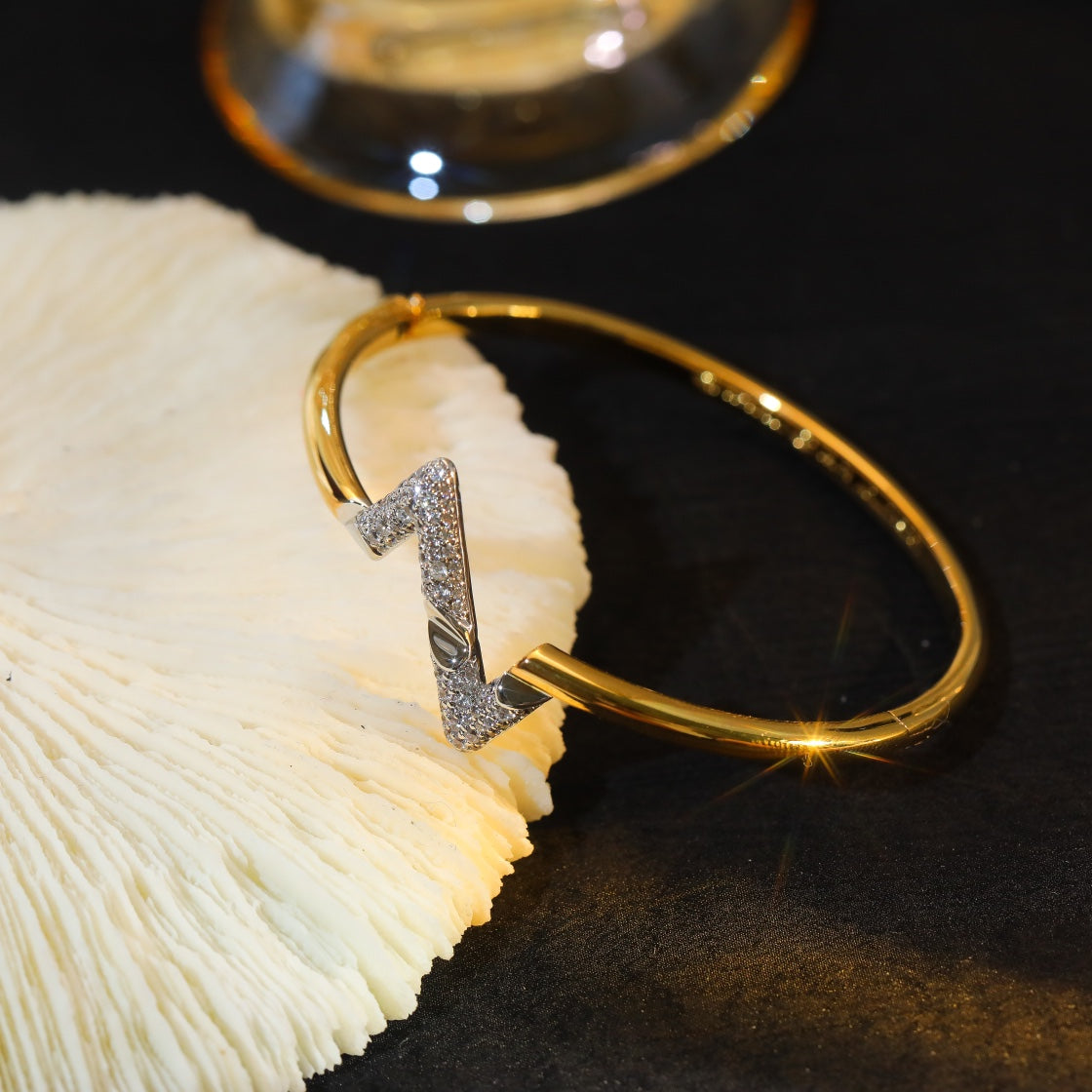 [⭐Haelin Jewelry]VOLTE UPSITE DOWN GOLD DIAMOND BRACELET