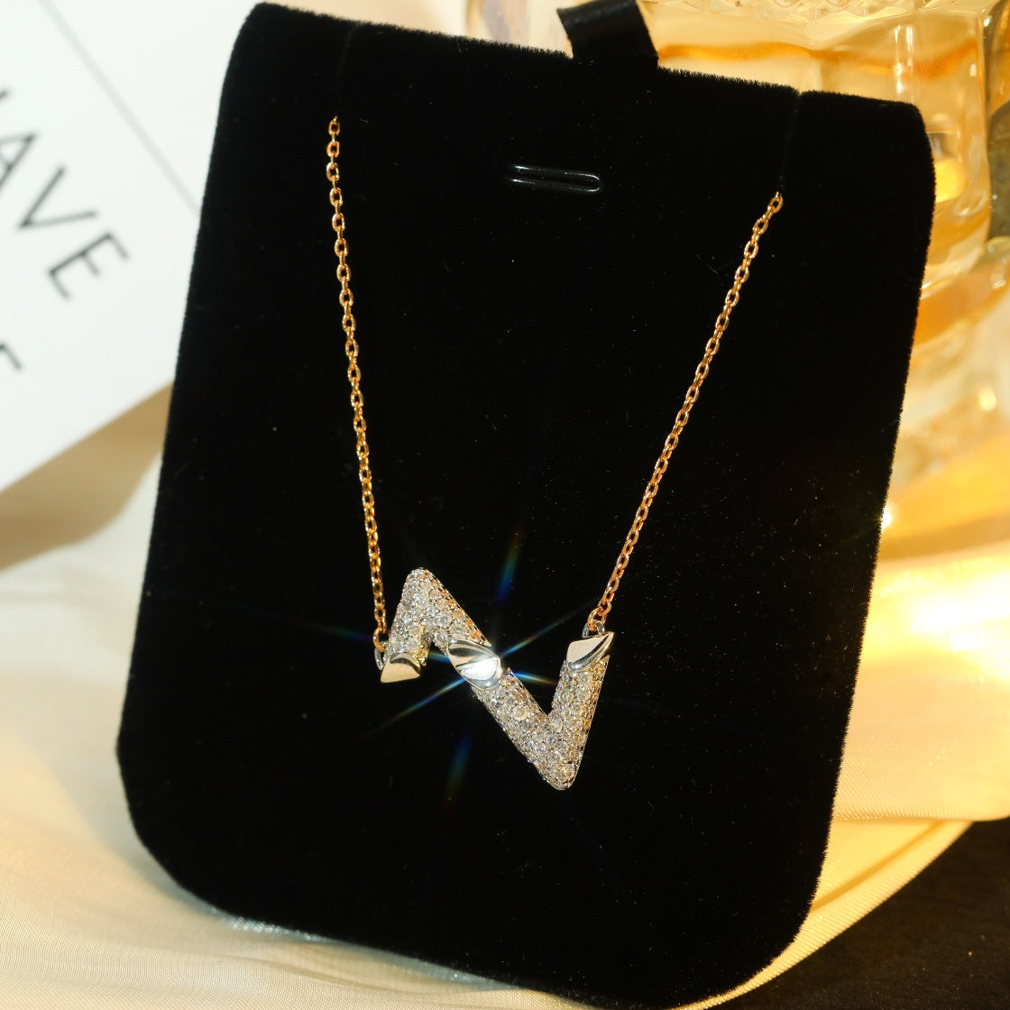 [⭐Haelin Jewelry]VOLT SILVER DIAMOND PEDANT NECKLACE