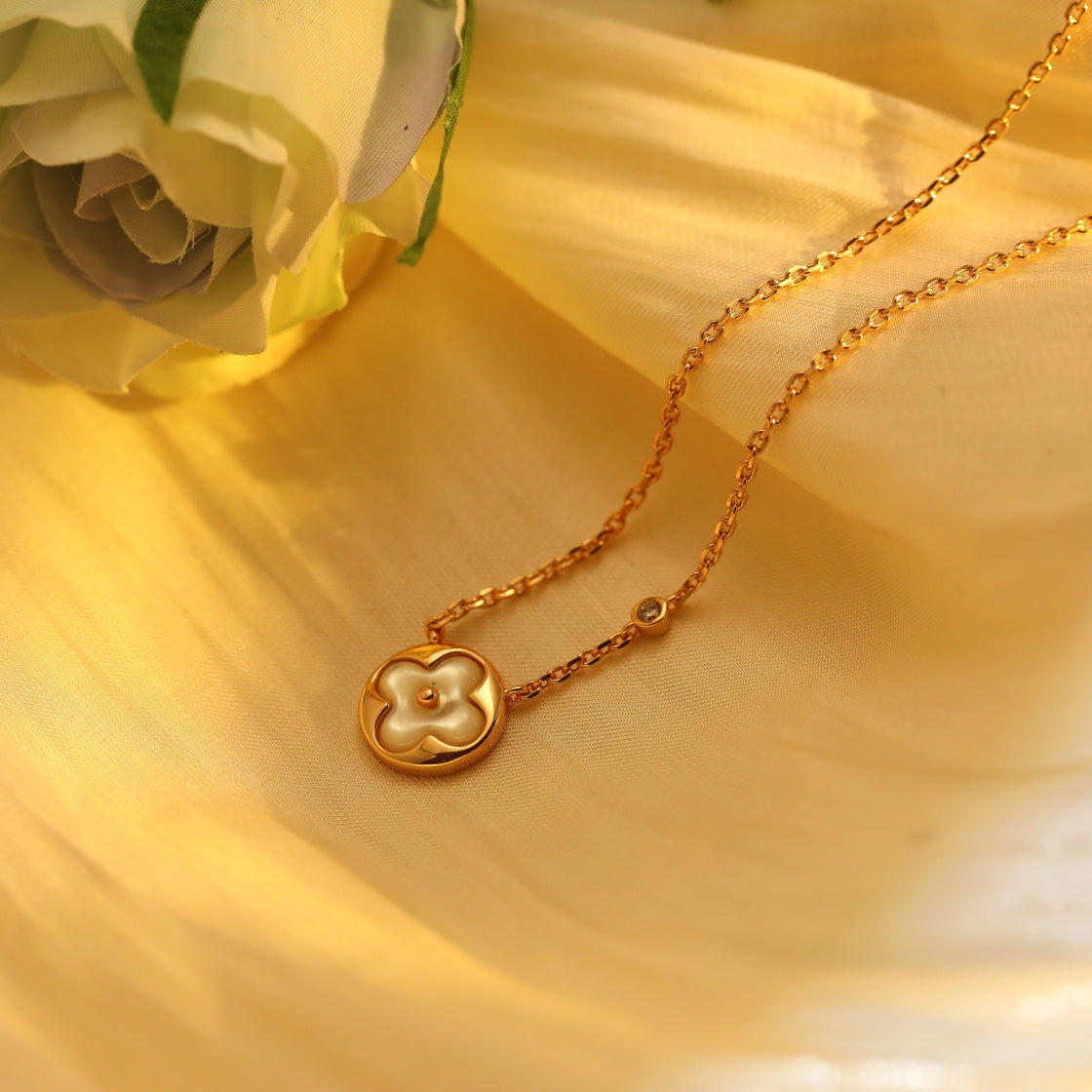 [⭐Haelin Jewelry]SUN PEDANT PINK GOLD 1 DIAMOND NECKLACE