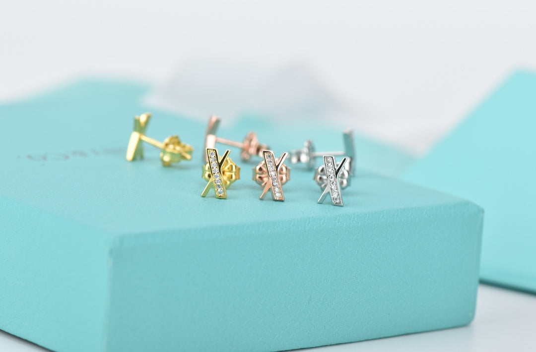 [Haelin Jewelry]ATLAS DIAMOND STUD EARRINGS