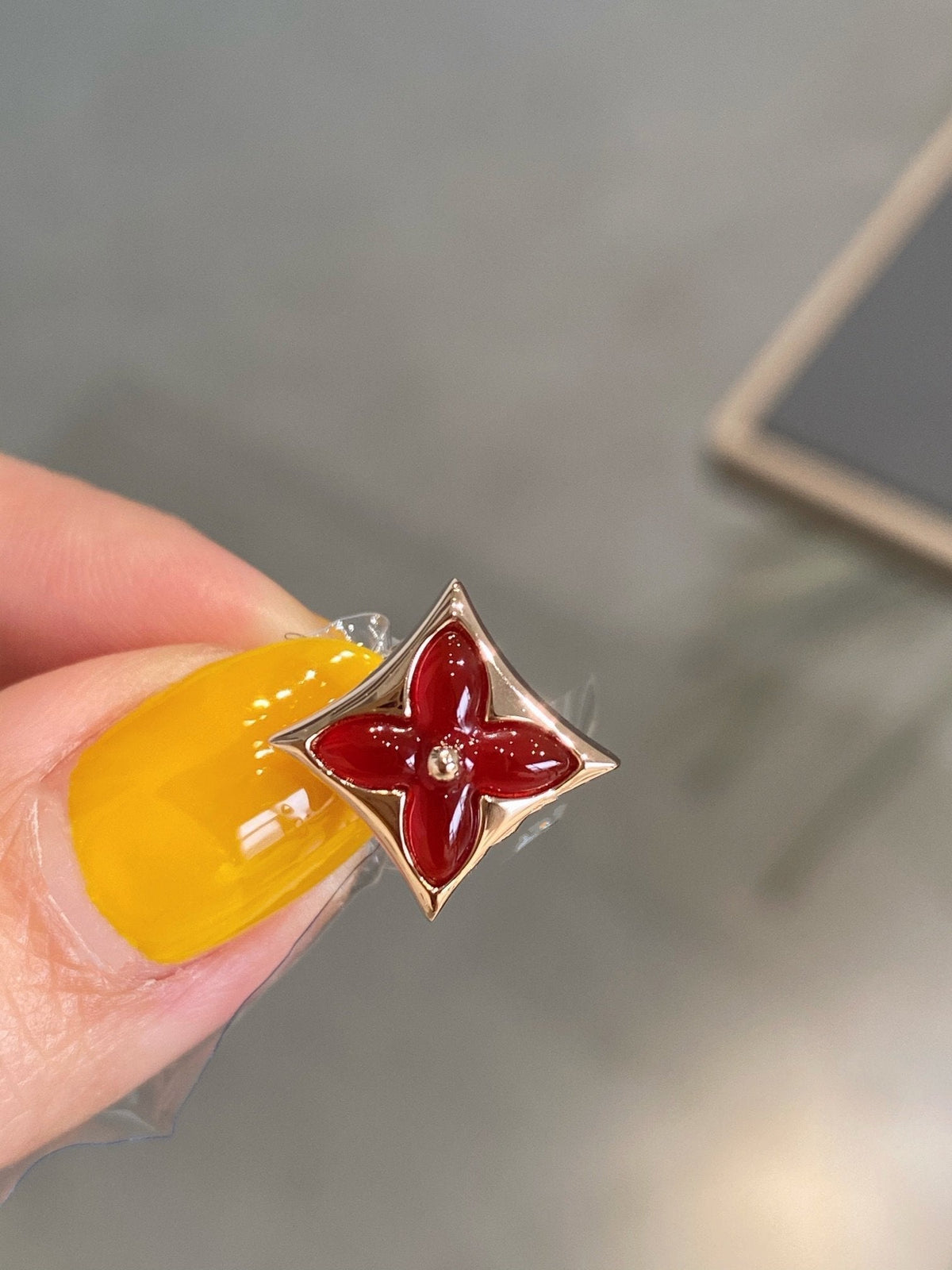 [⭐Haelin Jewelry]STAR AND SUN PINK GOLD CARNELIAN STUD EARRINGS