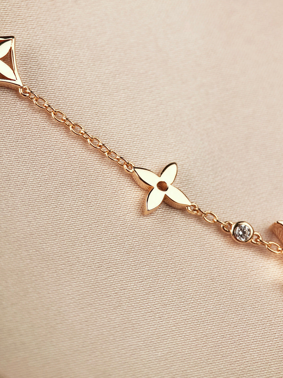 [⭐Haelin Jewelry]STAR AND SUN 7 MOTIFS GOLD BRACELET