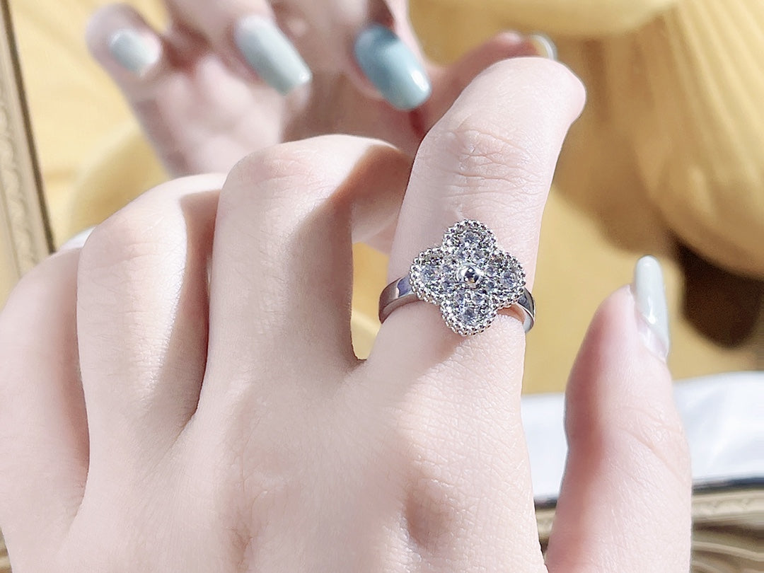 [⭐Haelin Jewelry]CLOVER DIAMOND RING