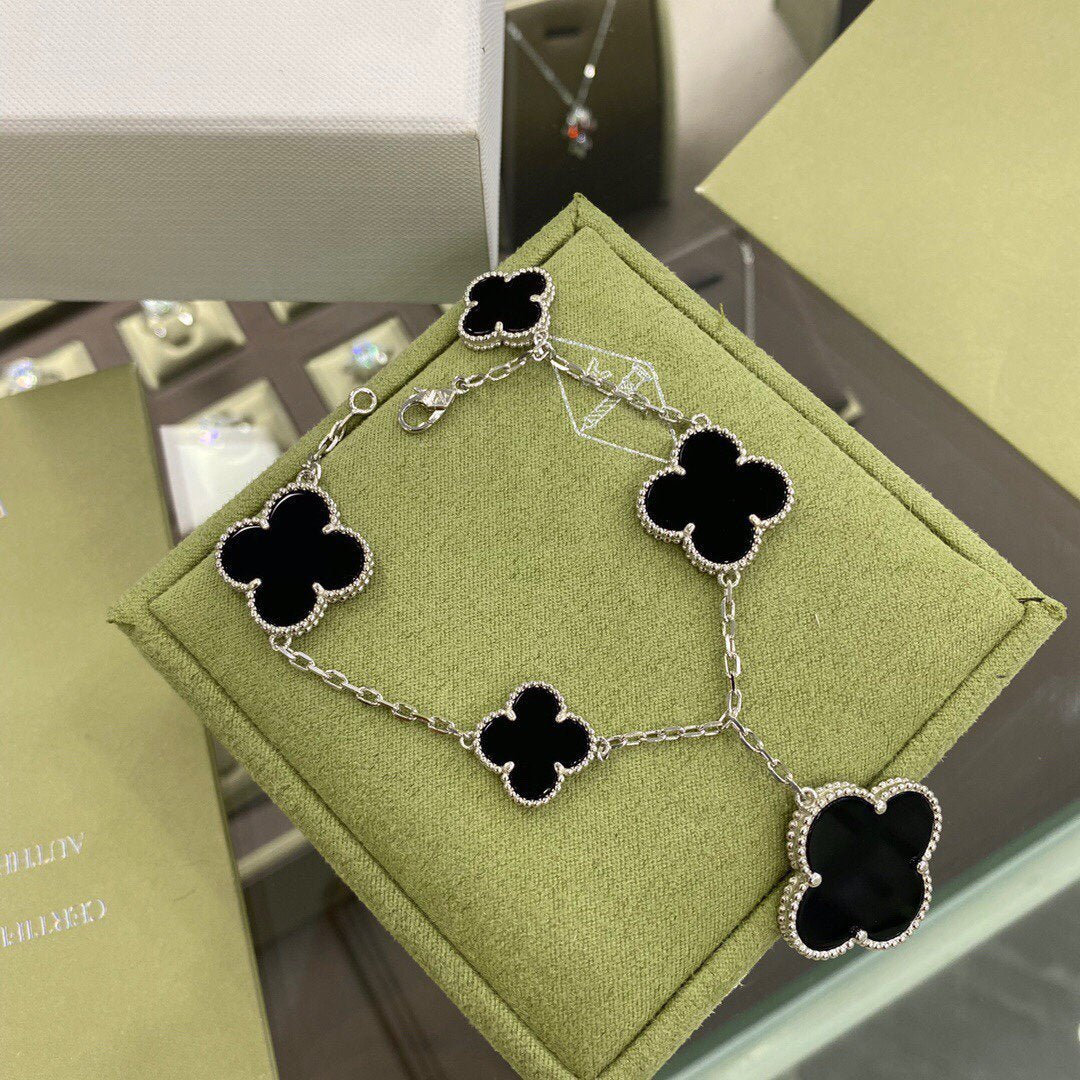[⭐Haelin Jewelry]CLOVER 5 MOTIFS SIVLER ONYX BRACELET