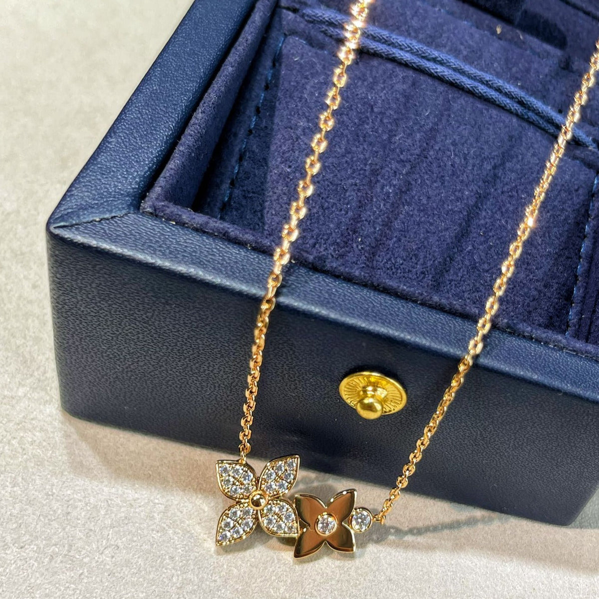 [⭐Haelin Jewelry]STAR BLOSSOM NECKLACE PINK GOLD DIAMONDS