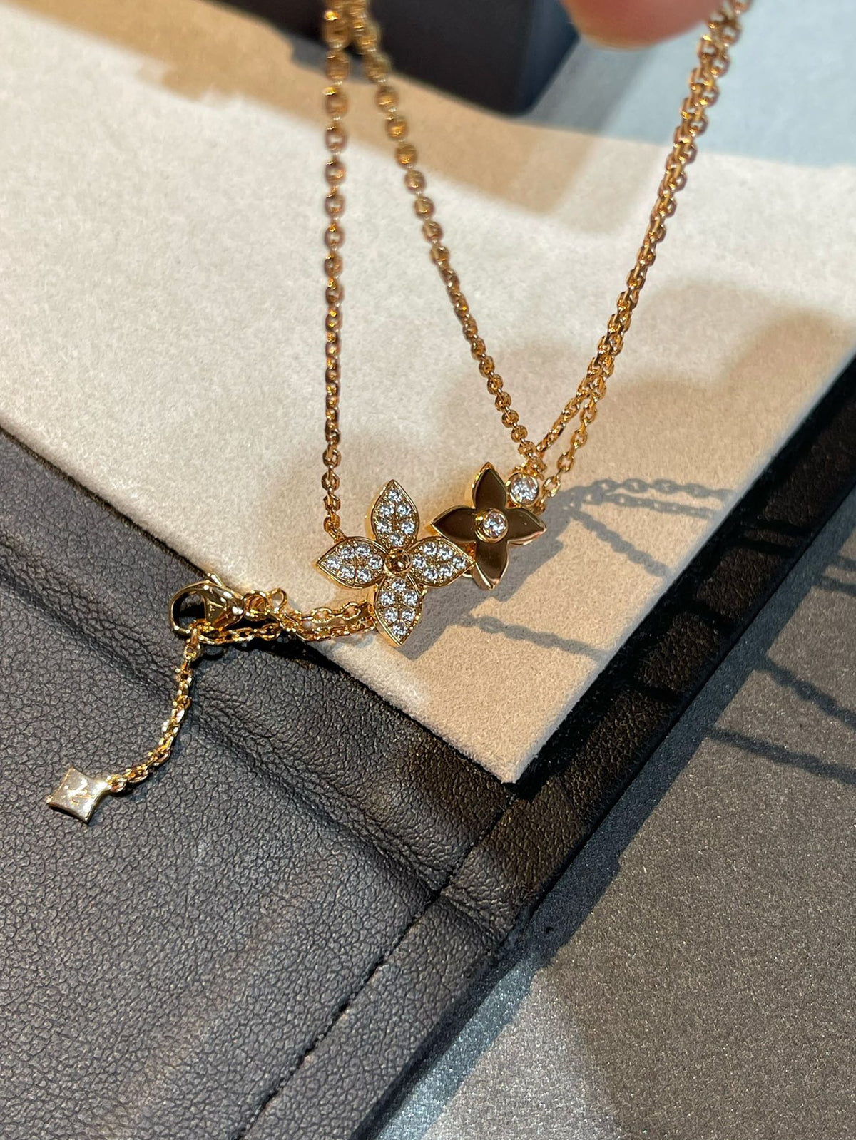 [⭐Haelin Jewelry]STAR BLOSSOM NECKLACE PINK GOLD DIAMONDS